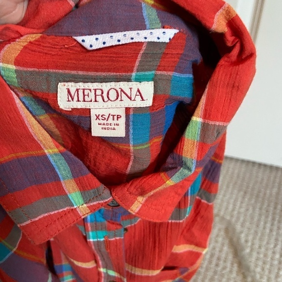 XS lightweight casual button up - Picture 2 of 5